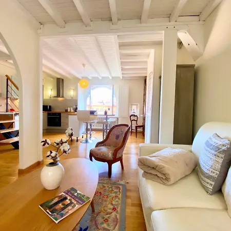 아파트 Pause Sur La Place Royale