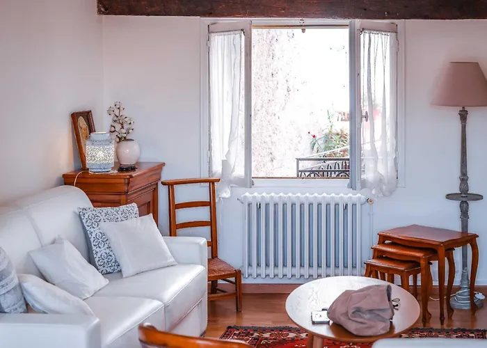 Pause Sur La Place Royale 公寓