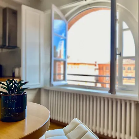 Pause Sur La Place Royale Apartman *