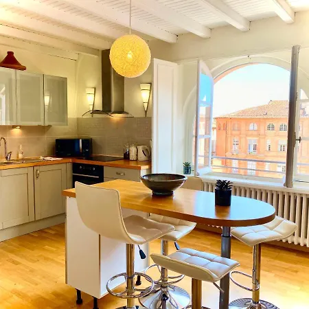 Pause Sur La Place Royale Appartement Montauban