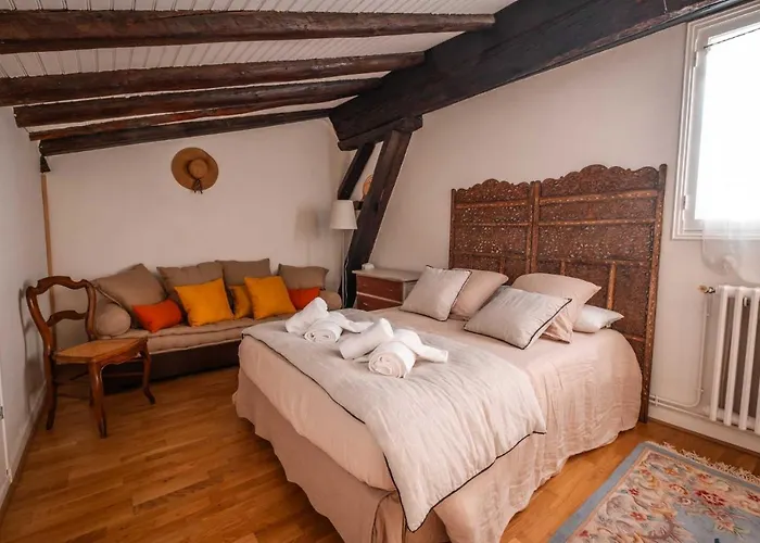 Pause Sur La Place Royale Апартаменты